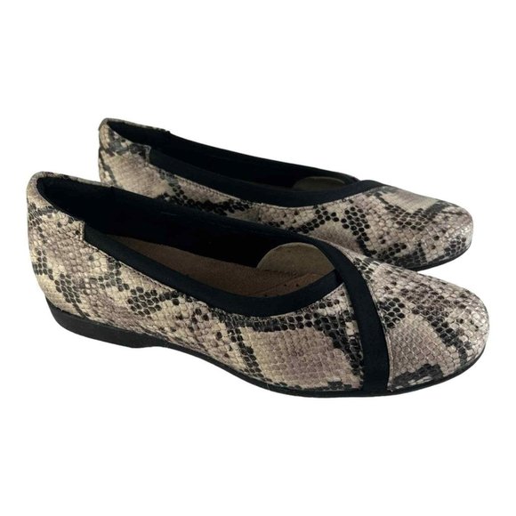 Clarks  Un Darcey Ease Flat, Snake Leather  Women Size 6  NEW - Picture 1 of 5